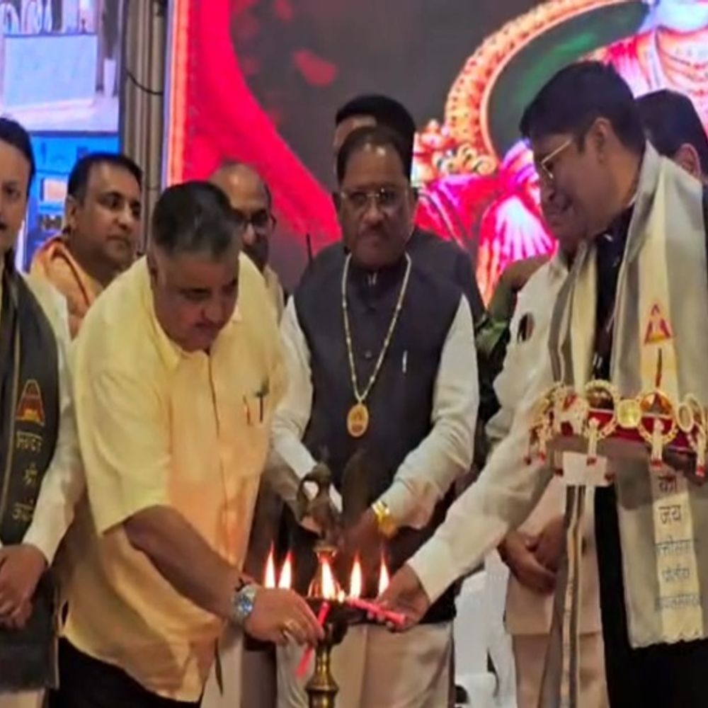 CM साय ने की अग्रसेन-जयंती पर सार्वजनिक अवकाश की घोषणा:अंबिकापुर में अग्र महाकुंभ 2026 में हुए शामिल, कहा-अग्र समाज परिश्रमी, परोपकारी, सभी क्षेत्र में अग्रणी