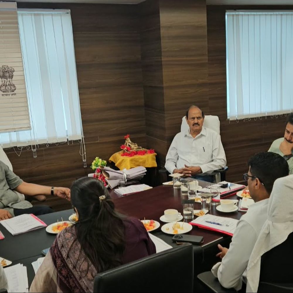 स्मार्ट सिटी बोर्ड बैठक में कई अहम फैसले:अलीगढ़ में 7 से 10 दिन में दो स्मार्ट सड़कों का लोकार्पण, डीएम सहित दो निदेशक भी बनाए गए