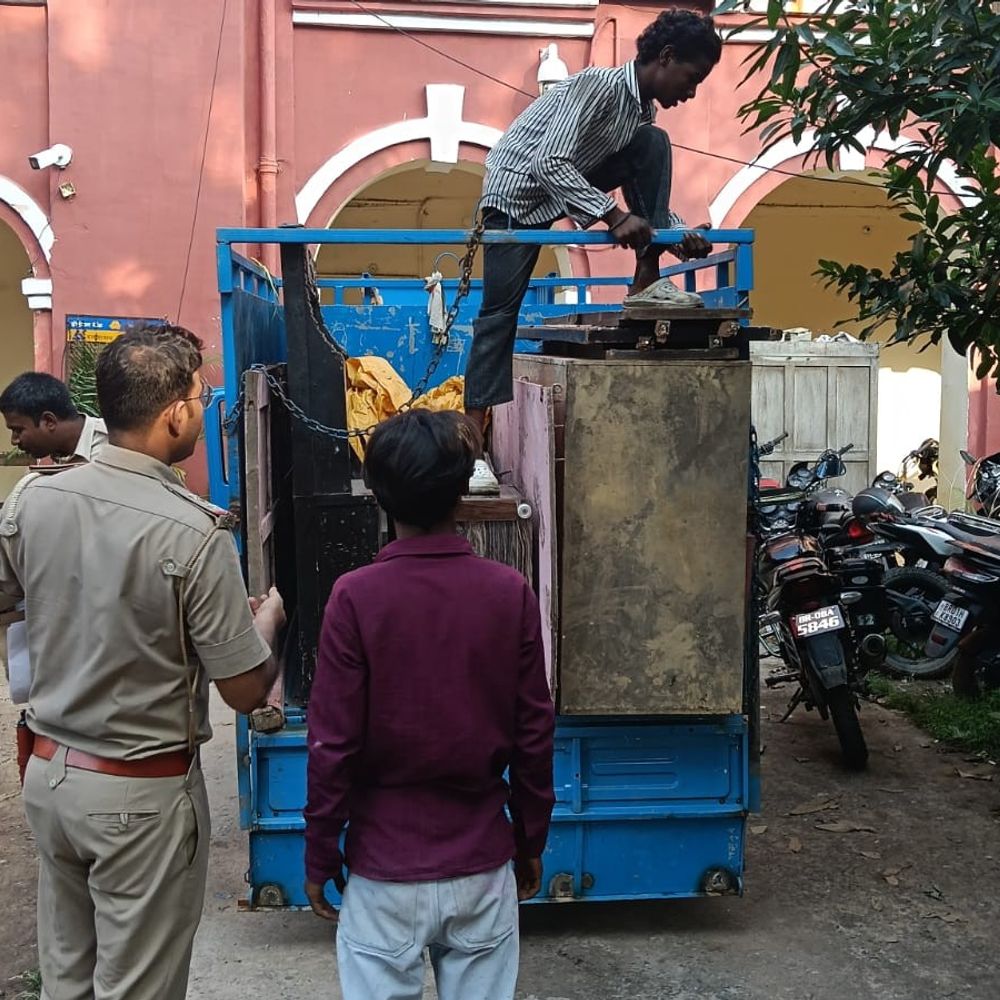 बंटी यादव केस, साजिशकर्ता मोनी किन्नर के घर की कुर्की:मोनी समेत 3 फरार हैं, 7 लोगों की अबतक हो चुकी है गिरफ्तारी