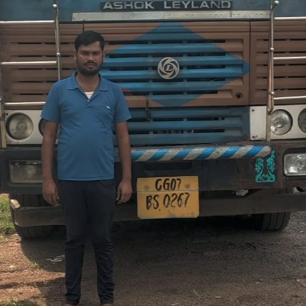 23 लाख के कबाड़ से भरा ट्रक जब्त:गोबरा नवापारा पुलिस ने 30 टन से ज्यादा स्क्रैप पकड़ा