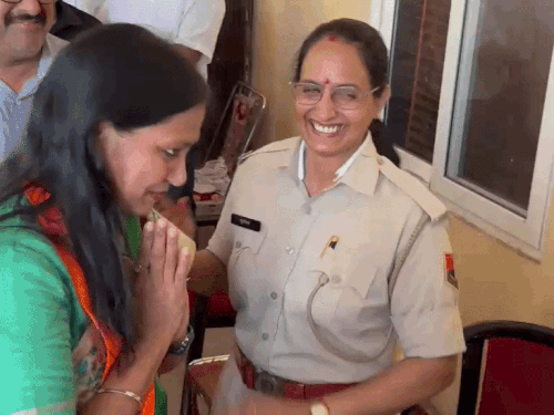 बीजेपी की मेयर प्रत्याशी सुमनलता के पास 17.25-करोड़ की संपत्ति:कांग्रेस की कमलेश शर्मा झोपड़ी में चलाती हैं गैस गोदाम, कुल 8.70 करोड़ की प्रोपर्ट