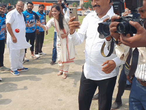 पानीपत मेयर ने BJP प्रदेशाध्यक्ष को किया क्लीन बोल्ड:नमो क्रिकेट लीग का आगाज, अर्चना गुप्ता बोलीं- पंजाब में पिज्जा से पहले मिलेगा चिट्‌टा