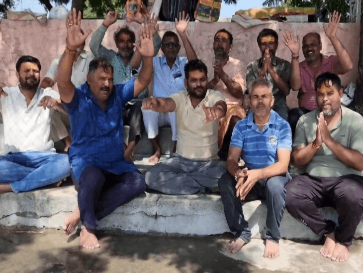 पाली में सर्वपितृ अमावस्या पर किया तर्पण:लाखोटिया तालाब के घाट पर हुआ आयोजन, तर्पण मंडल ने कहा- यह हमारा निशुल्क प्रयास