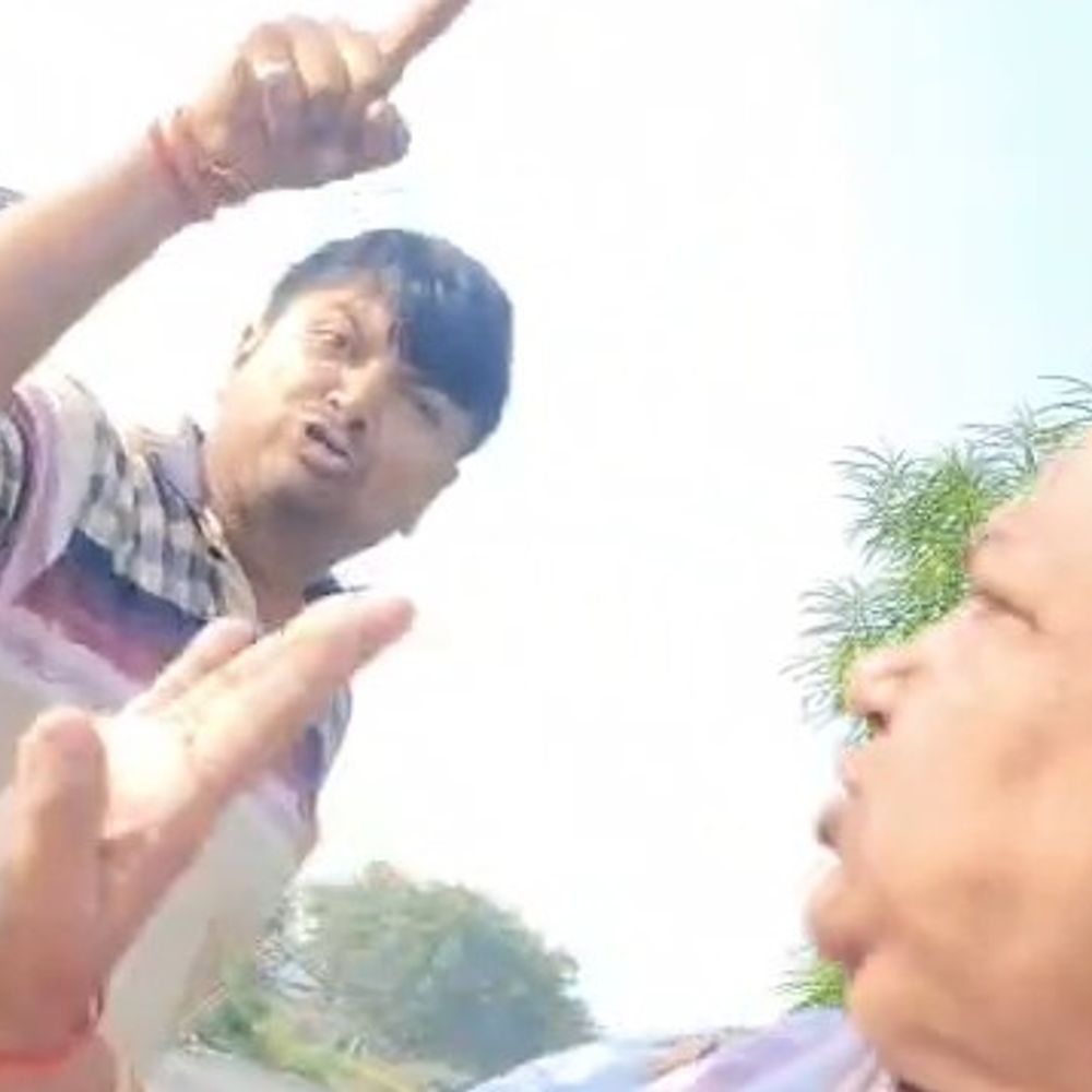 गोंडा में लेखपाल पर बड़े भाई को धमकाने का आरोप:दूसरी बार पुलिस से लगाई गुहार, गालीगलौज और हाथापाई का किया दावा