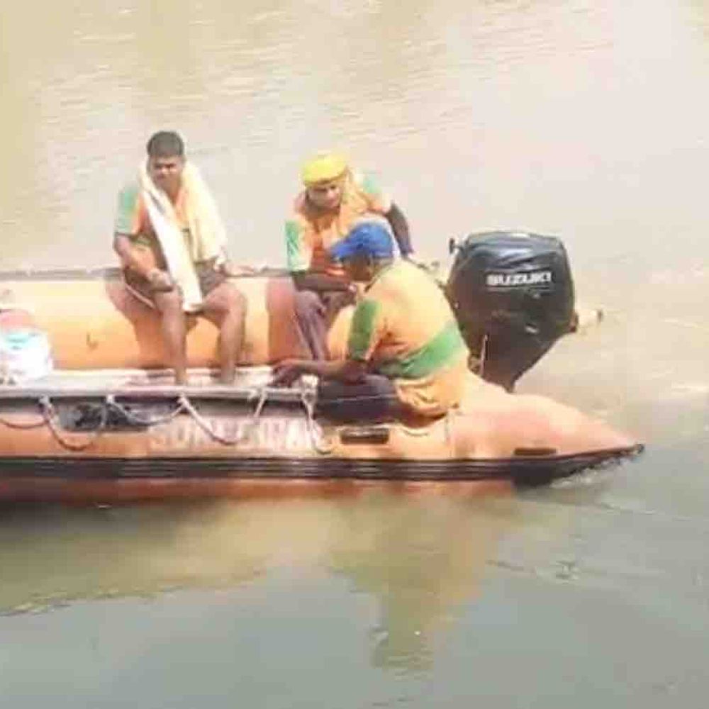 मोतिहारी में तिलावे नदी में डूबी बच्ची का शव मिला:नहाने गई 3 सहेलियों में से एक की मौत, 24 घंटे बाद बरामद हुआ बॉडी
