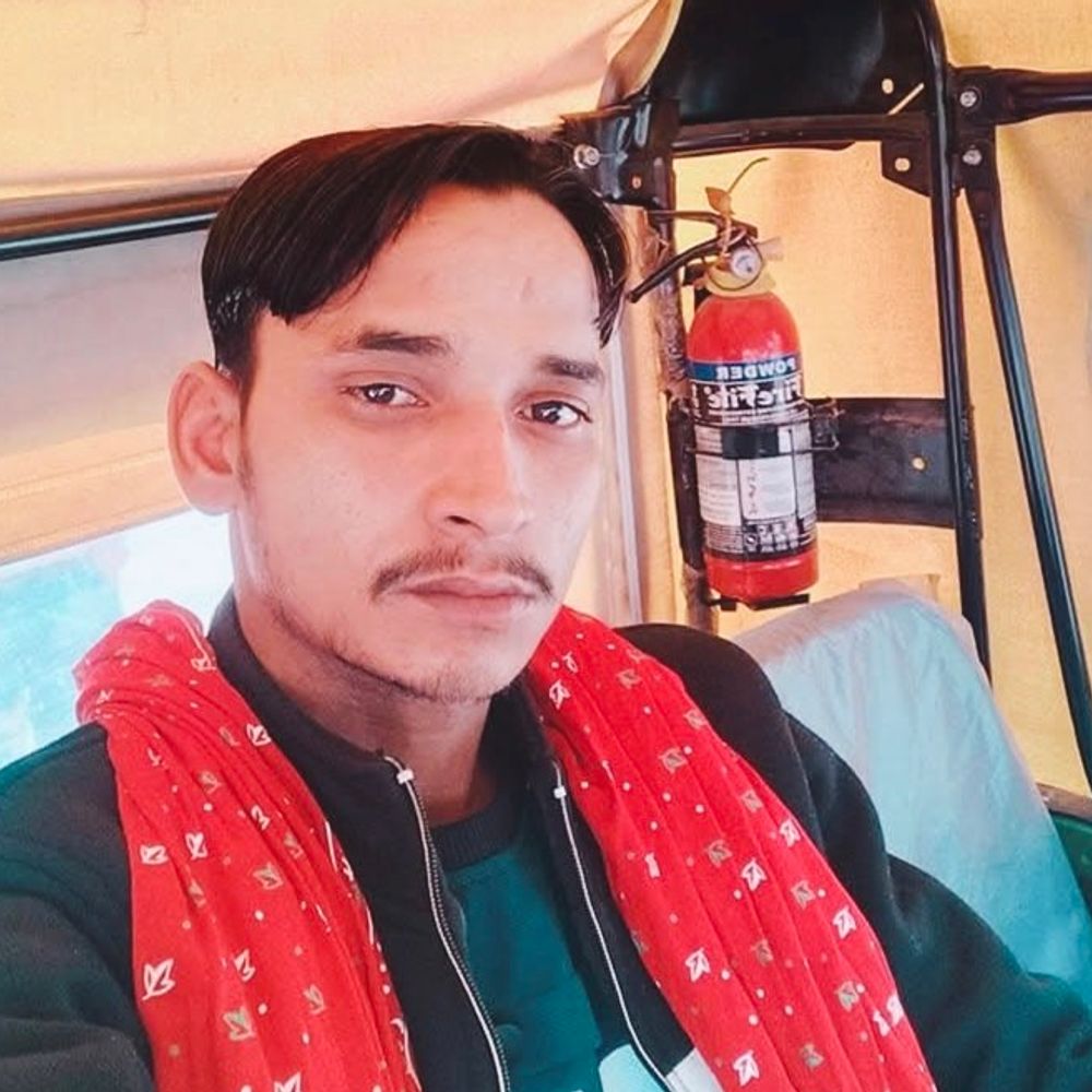 रोड एक्सीडेंट में घायल युवक की इलाज के समय मौत:ससुराल से लौटते समय दो बाइकों में हुई थी टक्कर, 4 महीने पहले हुई थी शादी