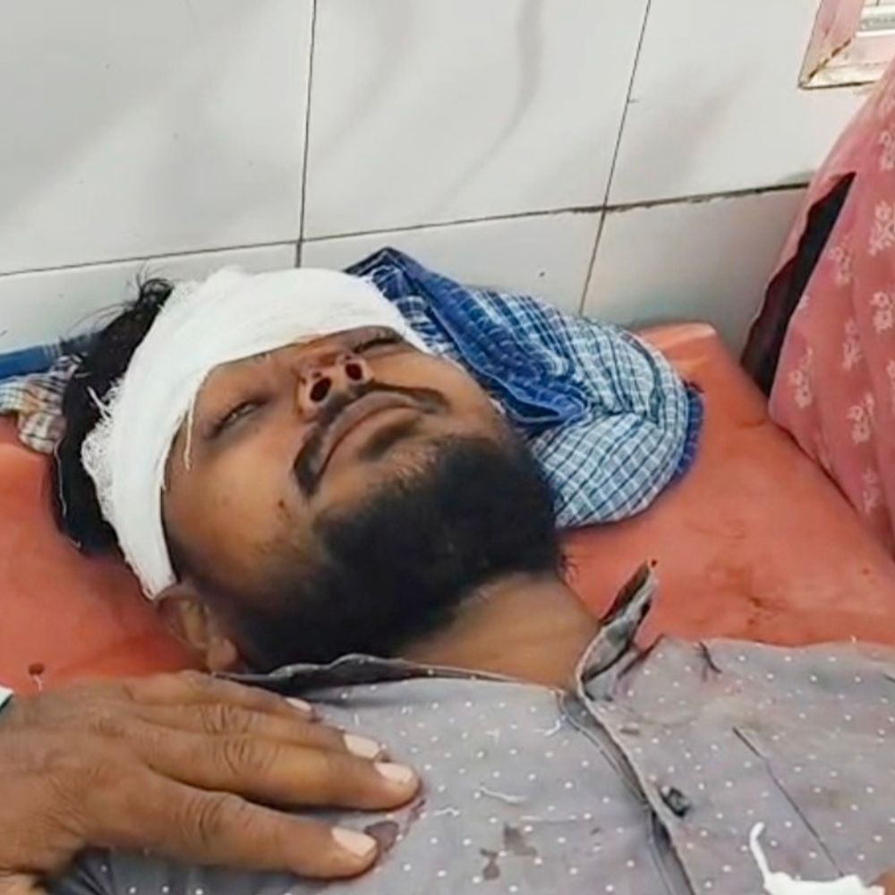 शेखपुरा में 2 बाइकों की भिड़ंत, 3 युवक घायल:सदर अस्पताल में भर्ती, एक की हालत नाजुक