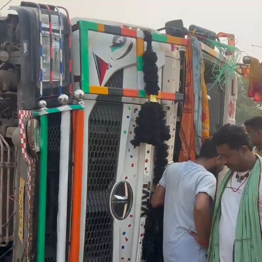 जमुई में हाइवा की चपेट में बेलदार की मौत:4 घंटे हाइवे जाम; डेढ़ साल पहले घर में घुसा ट्रक, गर्भवती बहू की गई थी जान