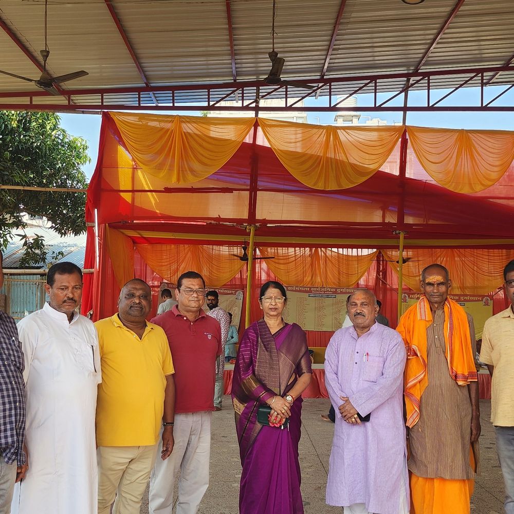 कटिहार में महापौर ने दुर्गापूजा पंडालों का निरीक्षण किया:सुरक्षा व्यवस्था का लिया जायजा, अधिकारियों को दिए जरूरी निर्देश