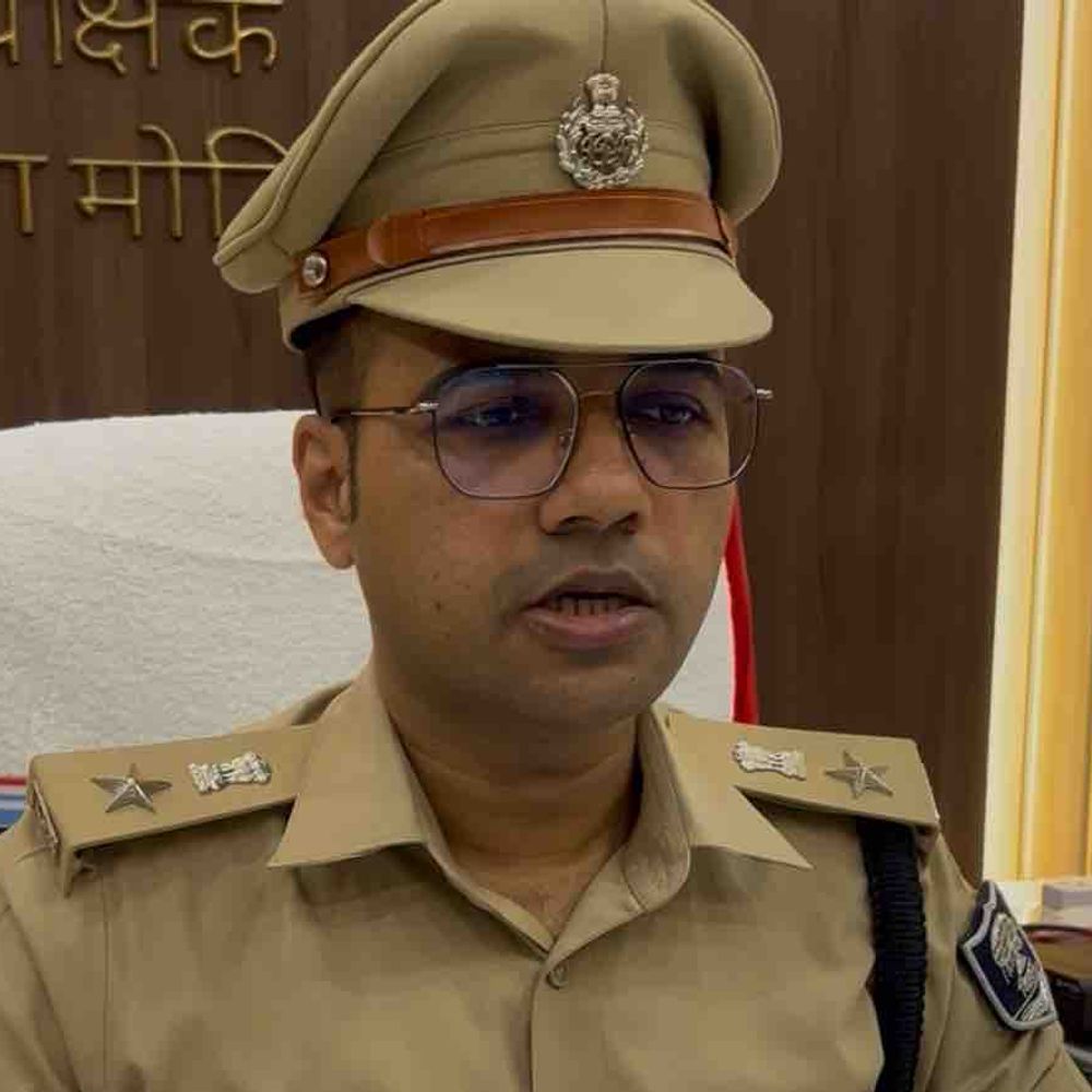 मोतिहारी SP स्वर्ण प्रभात 15 दिन की छुट्टी पर:22 नवंबर-6 दिसंबर तक विदेश यात्रा पर रहेंगे, शिवहर SP को अतिरिक्त प्रभार
