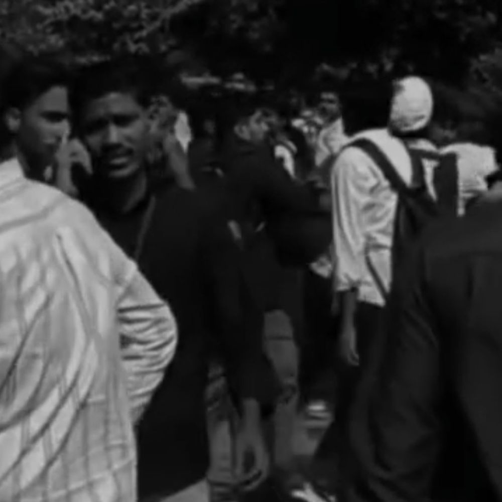 मेरठ MIT कॉलेज में छात्रों के दो गुटों में मारपीट:दिल्ली-देहरादून हाईवे स्थित कॉलेज में भिड़े छात्र, विवाद की वजह स्पष्ट नहीं