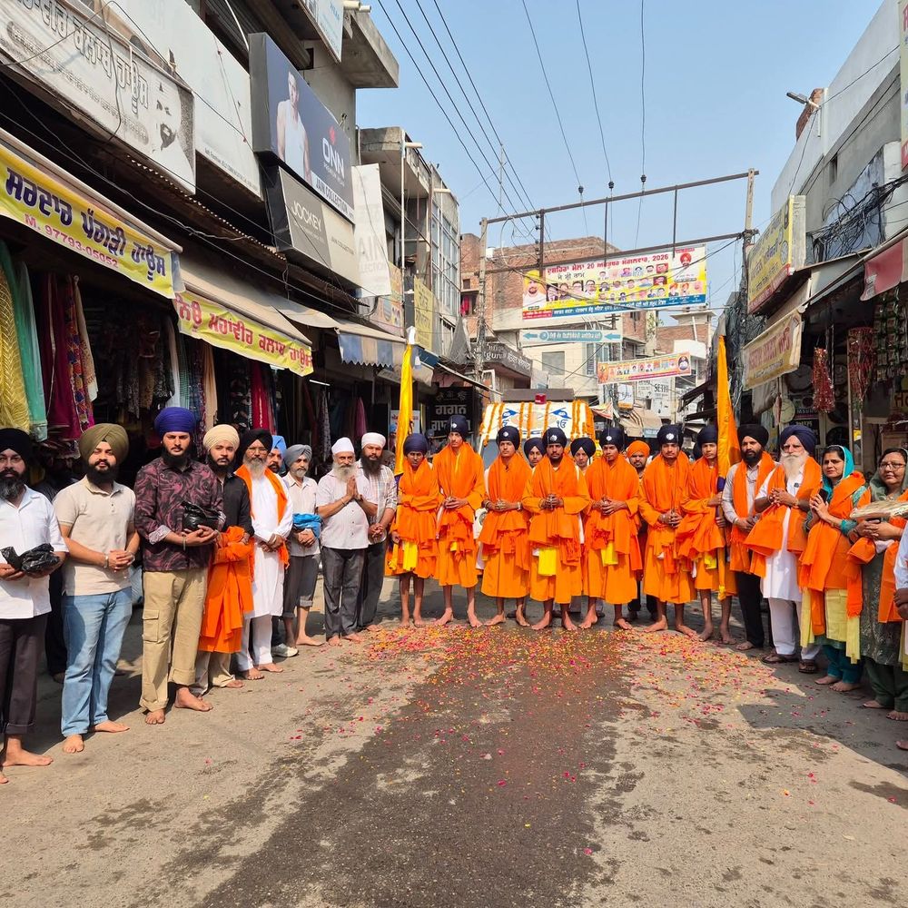 गुरु रामदास जी के प्रकाश पर्व पर निकला नगर कीर्तन:पट्‌टी में छात्र छात्राएं हुईं शामिल, जगह-जगह हुआ स्वागत, श्रद्धालुओं ने लगाया लंगर