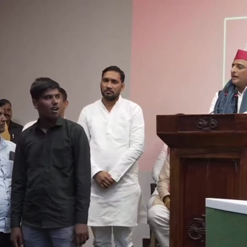 वोटर लिस्ट में विकास यादव का नाम 13 बार दर्ज:आजमगढ़ में 5 BLO और कंप्यूटर सहायक हटेंगे, तत्कालीन SDM समेत 3 अफसरों पर भी कार्रवाई