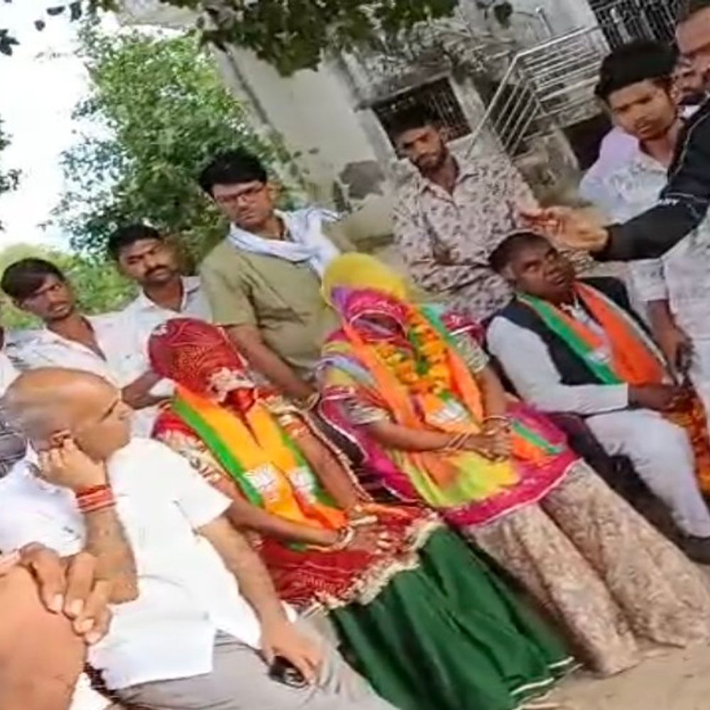नाले में फंसी जलदाय मंत्री की फॉर्च्यूनर:ग्रामीण बोले- एक व्यक्ति का नाम बताओ जिसे जानते हों, वोट मांगने के लिए गांव में आ जाते हो