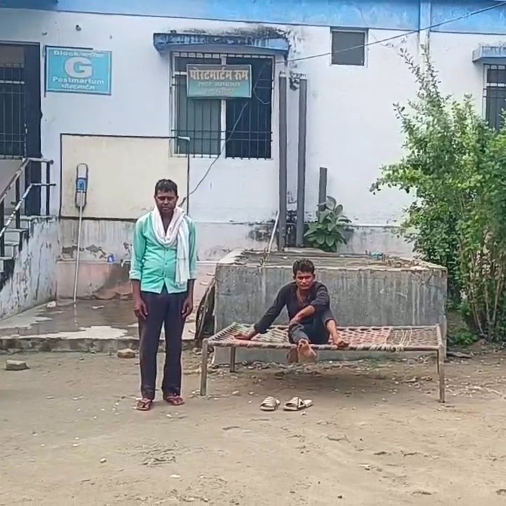 समस्तीपुर में ट्रक ने बाइक सवार को कुचला:नानी के घर जा रहा था, मौके पर तोड़ा दम; डेढ़ महीना पहले गुजरात से घर लौटा था