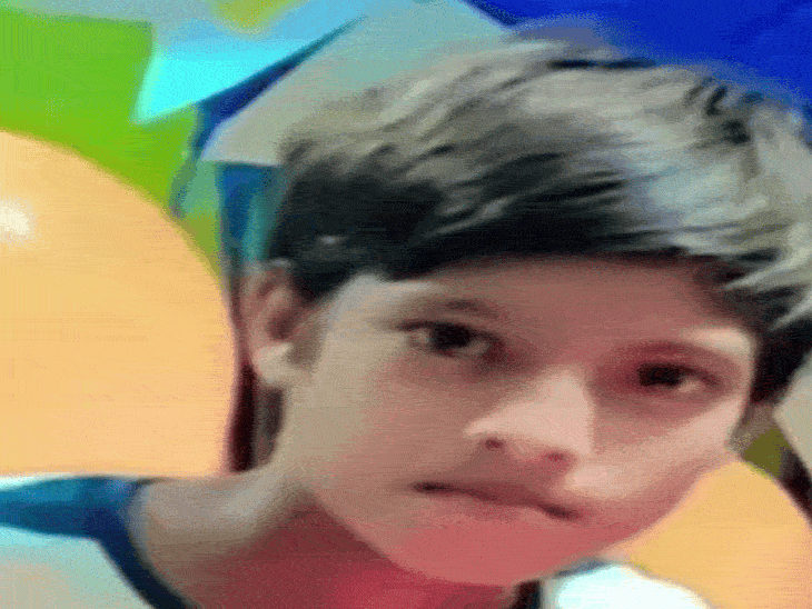 झिलमिल नदी में डूबे दोनों बालकों के शव मिले:दोस्त प्रिंस को बचाने उतरा कृष्णा भी बहा, शैलू ने पेड़ पकड़कर बचाई जान; गांव में पसरा मातम