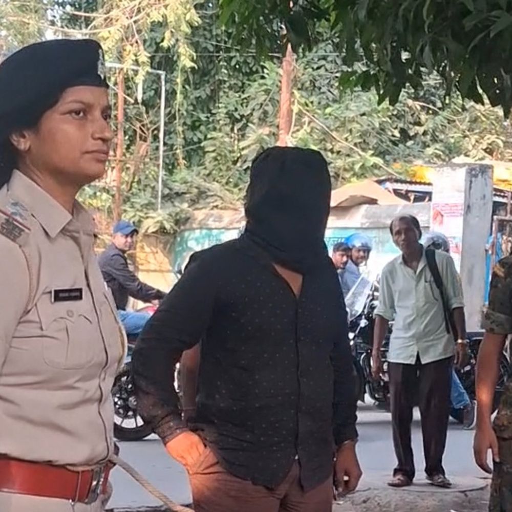 मुजफ्फरपुर में हथियार के साथ युवक गिरफ्तार:पूछताछ में लॉ स्टूडेंट का नाम लिया; कहा- हॉस्टल में करता था हथियार सप्लाई