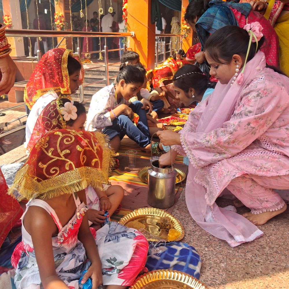 महानवमी पर मंदिरों में उमड़ी भीड़, खोईंछा भरने पहुंची महिलाएं:महामाया संतोषी माता मंदिर में श्रद्धालुओं की कतार; हवन-कन्या पूजन के साथ आज नवरात्र का समापन