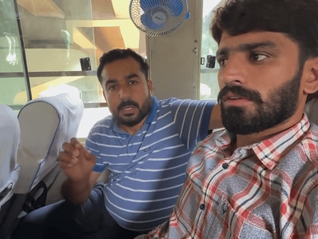 दिल्ली जंतर-मंतर जा रहे कम्युनिस्ट पार्टी के 5 डिटेन:पूनिया बोले- पुलिस बस में घुमा रही, छोड़ते ही फिर जाएंगे