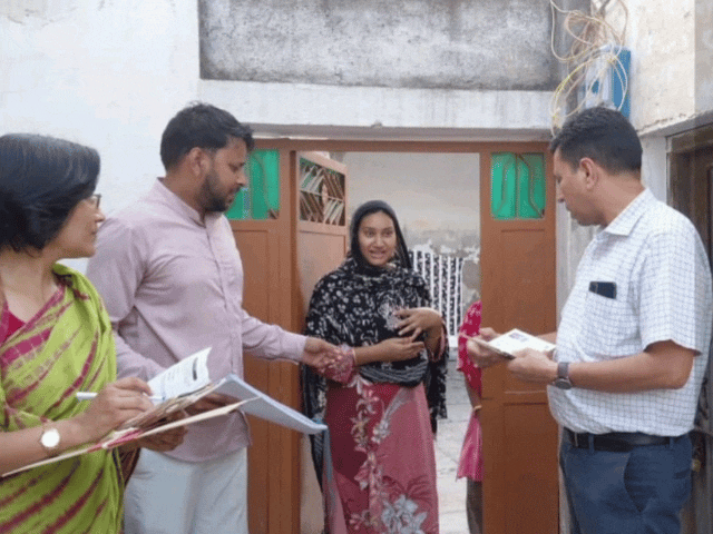 राशन लिस्ट की जांच में घर-घर पहुंच रहे अधिकारी:16 अपात्र लाभार्थी मिले; नाम नहीं हटवाया तो नोटिस और वसूली