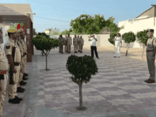 ‘खाटूश्यामजी मंदिर में भीड़ के हिसाब से होगी व्यवस्थाएं’:सीकर के नए एसपी ने मंदिर का किया निरीक्षण, कहा- चेन स्नैचिंग रोकने के लिए बनाएंगे प्लान