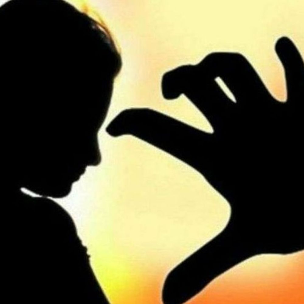 राह चलती युवती को टक्कर मारने की कोशिश,अशलील इशारे किए:गांव जा रही थी, बिना बताए घर से निकली 22 साल की युवती गायब