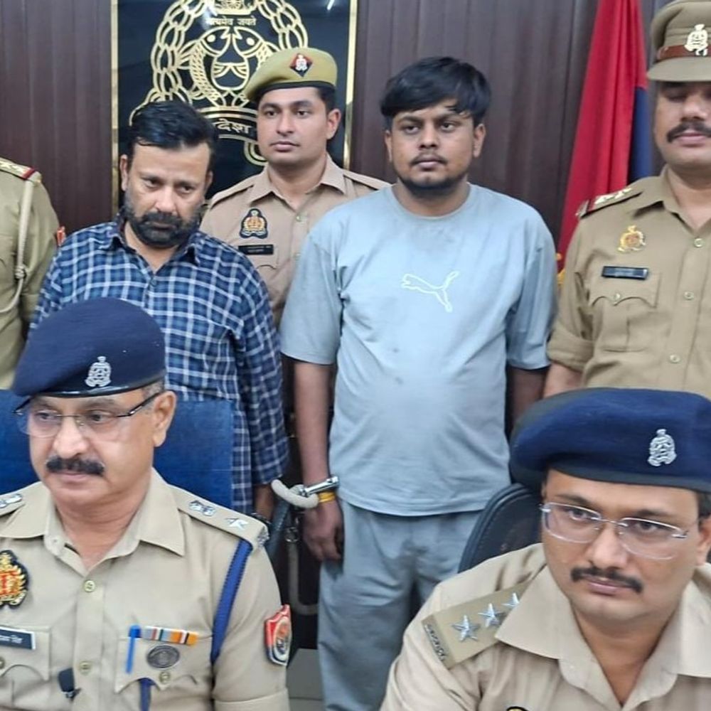 फर्जी दस्तावेजों से पासपोर्ट बनाने वाले गिरोह का भंडाफोड़:मुरादाबाद पुलिस ने 2 आरोपी पकड़े,फर्जी आधार, पैन कार्ड, जन्म प्रमाणपत्र और प्रधानों के लेटर पैड मिले