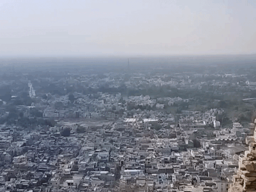 चित्तौड़गढ़ में तेज धूप और गर्मी:उमस ने परेशानी बढ़ाई, अगले कुछ दिनों तक बारिश के आसार नहीं