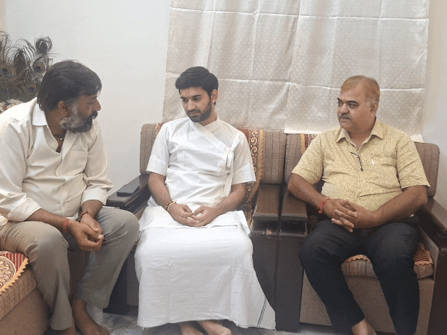 इंजीनियरिंग की फील्ड छोड़कर अध्यात्म का मार्ग अपनाया:26 साल के केतन त्रिवेदी करेंगे श्रीमद्भागवत कथा, बोले- आध्यात्मिक जीवन महत्वपूर्ण हैं