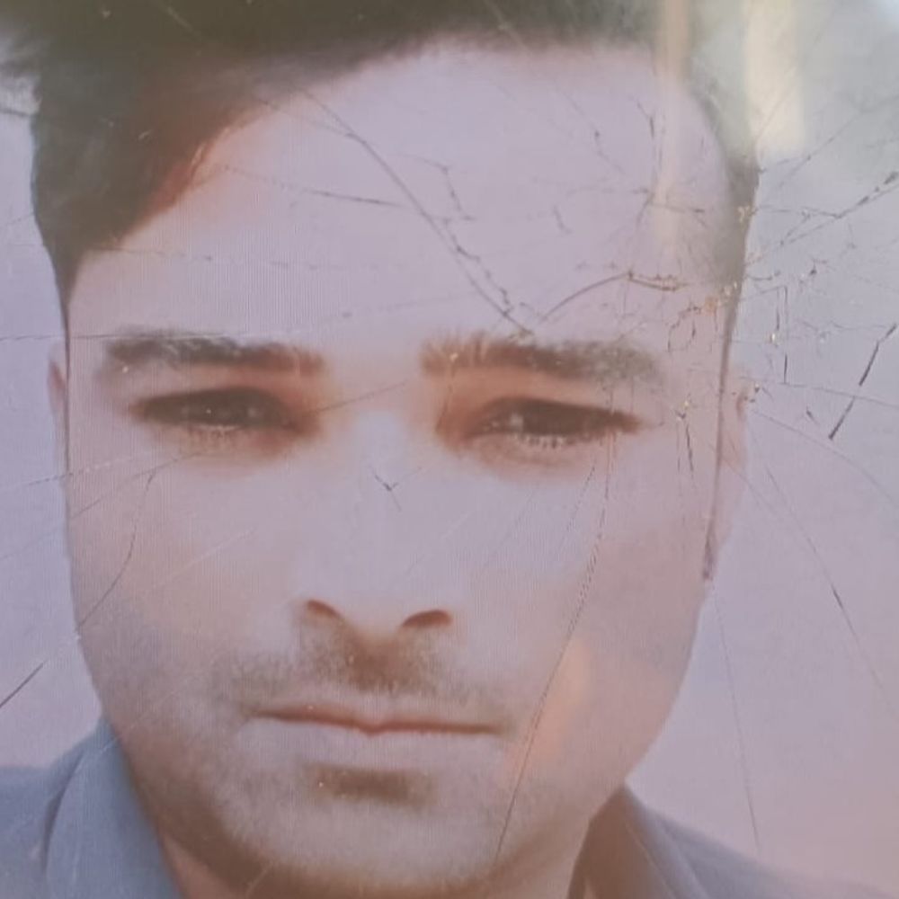 लुधियाना में बाइक रेलिंग से टकराई, ड्राइवर की मौत:साले को दोराहा छोड़ने जा रहा था पप्पू; सिर में गंभीर चोट लगने से गई जान