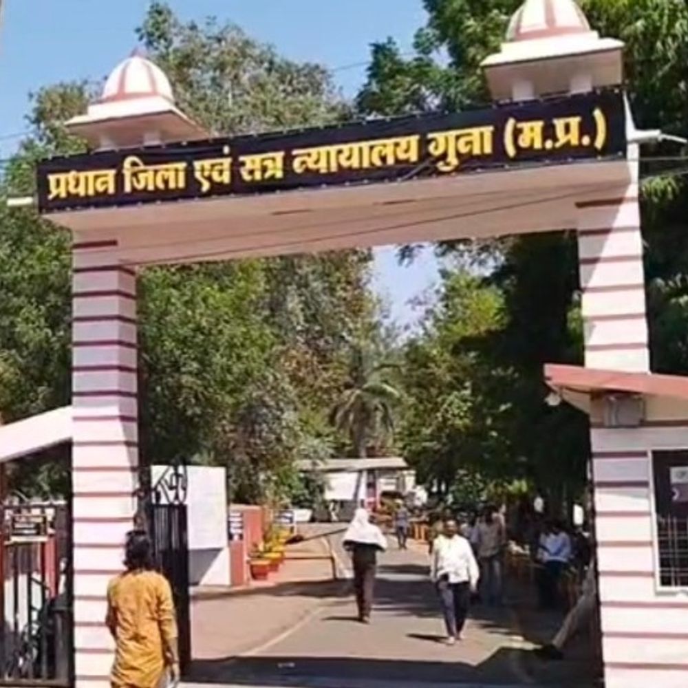 युवती को सुसाइड के लिए उकसाया, पिता-पुत्र बरी:कोर्ट ने कहा- आत्महत्या कमजोर मस्तिष्क की कार्यवाई है; युवती के पास विकल्प थे
