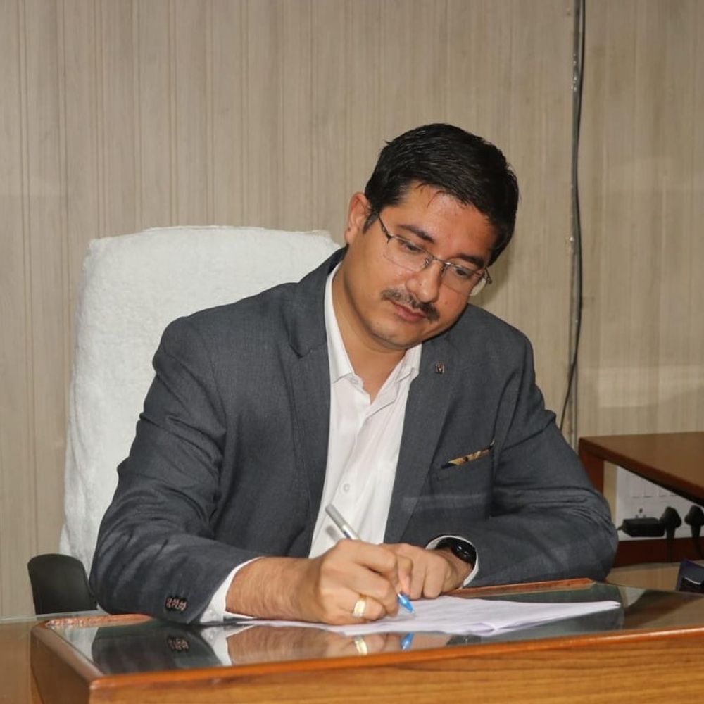 खंडवा जिले में विशेष संक्षिप्त पुनरीक्षण की तैयारी शुरू:11 दिसंबर तक दावे-आपत्तियां दर्ज करा सकेंगे मतदाता; 4 जनवरी को जारी होगी अंतिम सूची