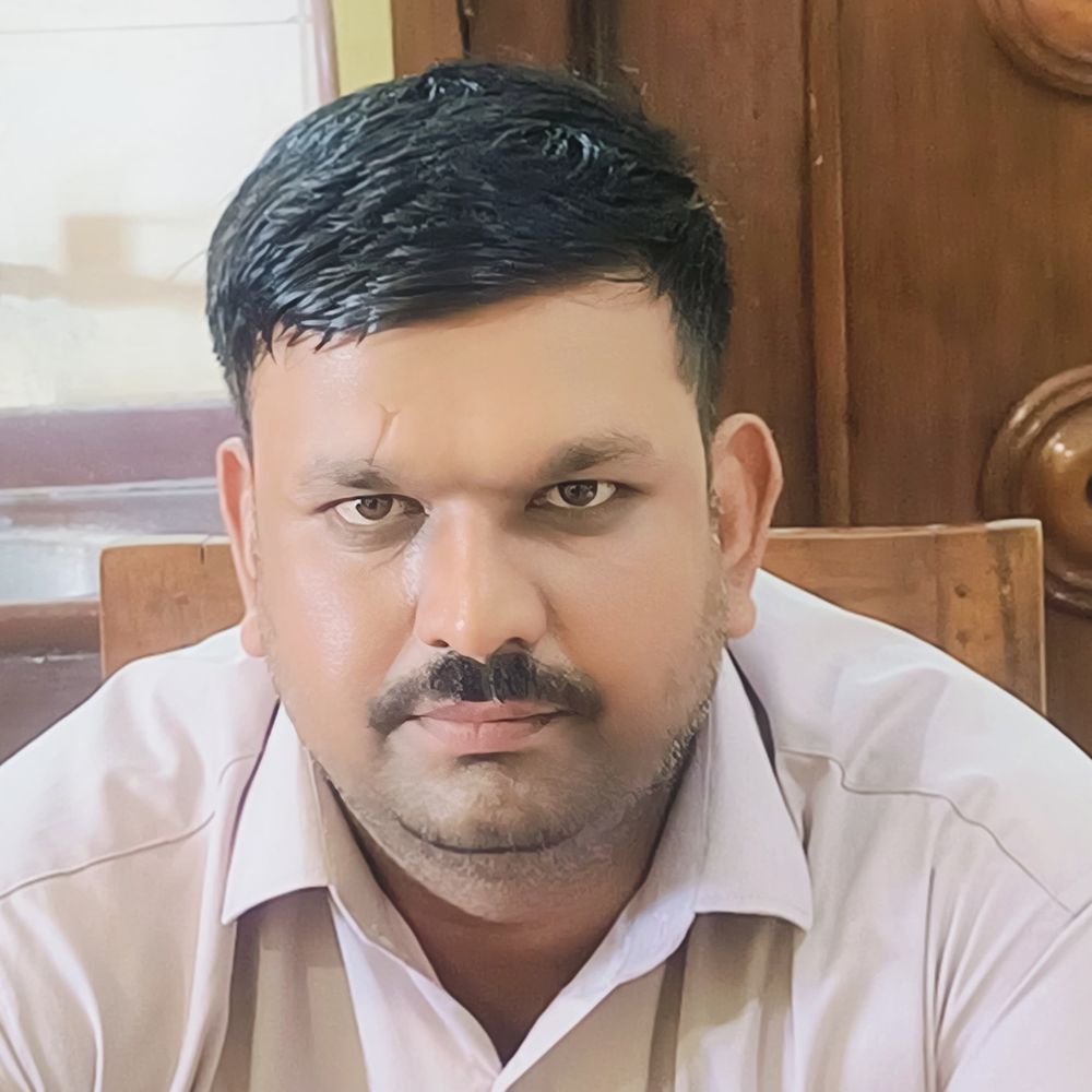 प्रॉपर्टी टैक्स कम करने के बदले 50हजार की रिश्वत मांगी:खंडवा में पंचायत सचिव 25 हजार लेते रंगे हाथों पकड़ाया, चाय की दुकान में रुपए लेने पहुंचा