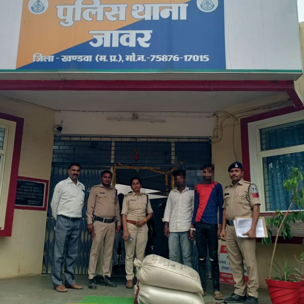 घर से 4 बोरी सोयाबीन चुराने वाले तीन युवक गिरफ्तार:कोर्ट ने जमानत पर छोड़ा, जावर में दो दिन पहले की थी चोरी
