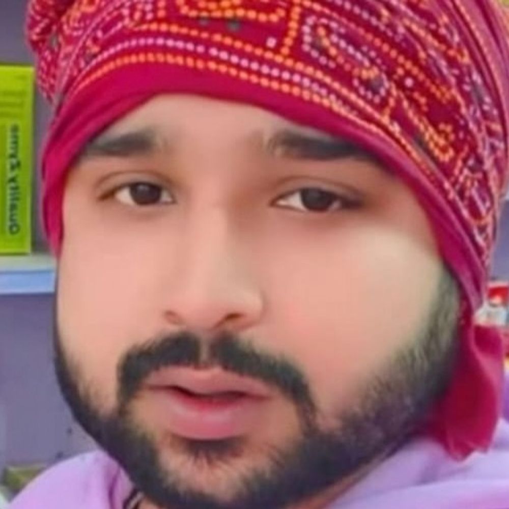 आरा-बक्सर NH-22 पर दवा दुकानदार की मौत:दोस्त को लेकर घर जा रहा था, ट्रक से टकराई बुलेट; अचानक ब्रेक लगाने से हुआ हादसा
