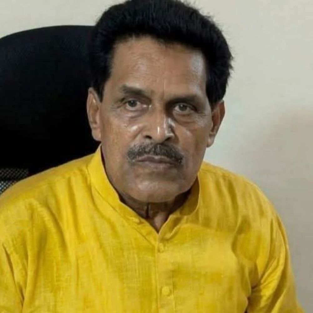 जमीन विवाद में हुई थी रिटायर्ड असिस्टेंट कमिश्नर की हत्या:4 आरोपी गिरफ्तार, कोलकाता एयरपोर्ट से पकड़े गए मुख्य आरोपी, आरा में 15 दिन पहले रची थी साजिश