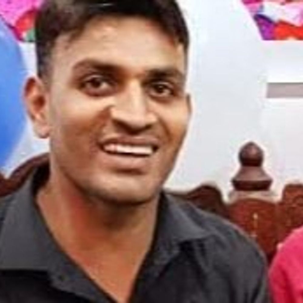 भोजपुर- सड़क हादसे में नेवी जवान की मौत:बीमार ससुर के डायलिसिस के लिए ससुराल जा रहे थे, अज्ञात वाहन ने रौंदा; अस्पताल लाने के दौरान तोड़ा दम