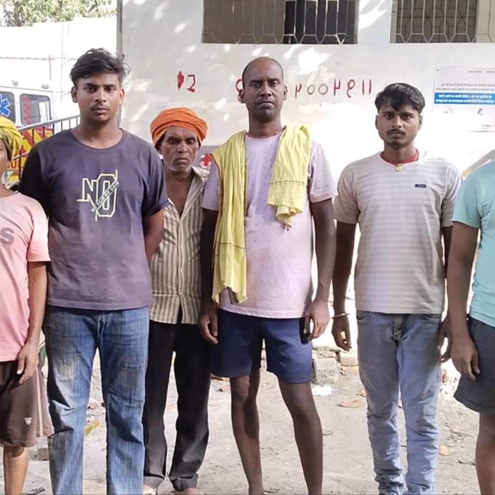 भोजपुर में टेलर ने मजदूर को रौंदा, मौत:आक्रोशित परिजन ने 4 घंटे तक सड़क किया जाम; समझाने-बुझाने, मुआवजे के आश्वासन के बाद माने