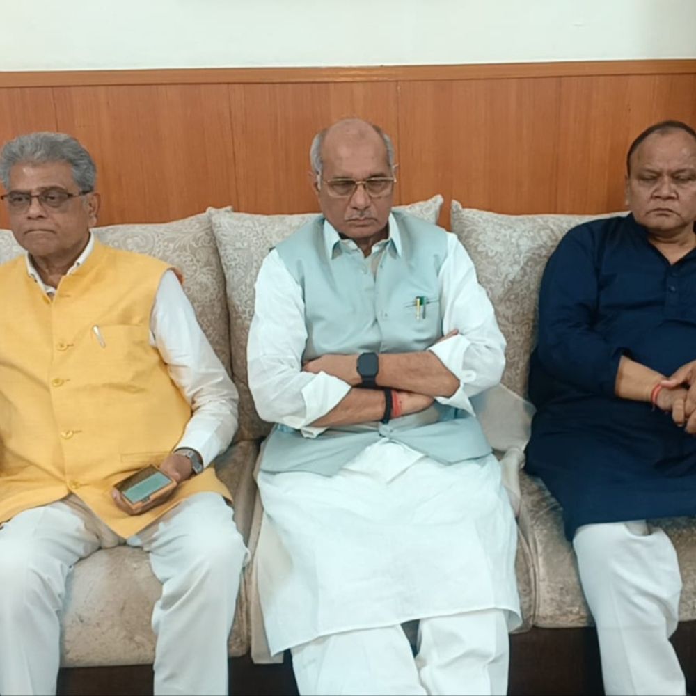 धर्मपाल सिंह बोले- ‘चोरों को सारे चोर नजर आते हैं:अखिलेश खुद कराते थे फर्जी वोटिंग, अखिलेश के पैरों नीचे से जमीन खिसक गई