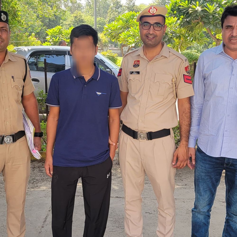 झज्जर कैंसर दवा के नाम पर 47 लाख की ठगी:फेसबुक से संपर्क कर 200 पैकेट का दिया झांसा, मिजोरम से एक आरोपी गिरफ्तार