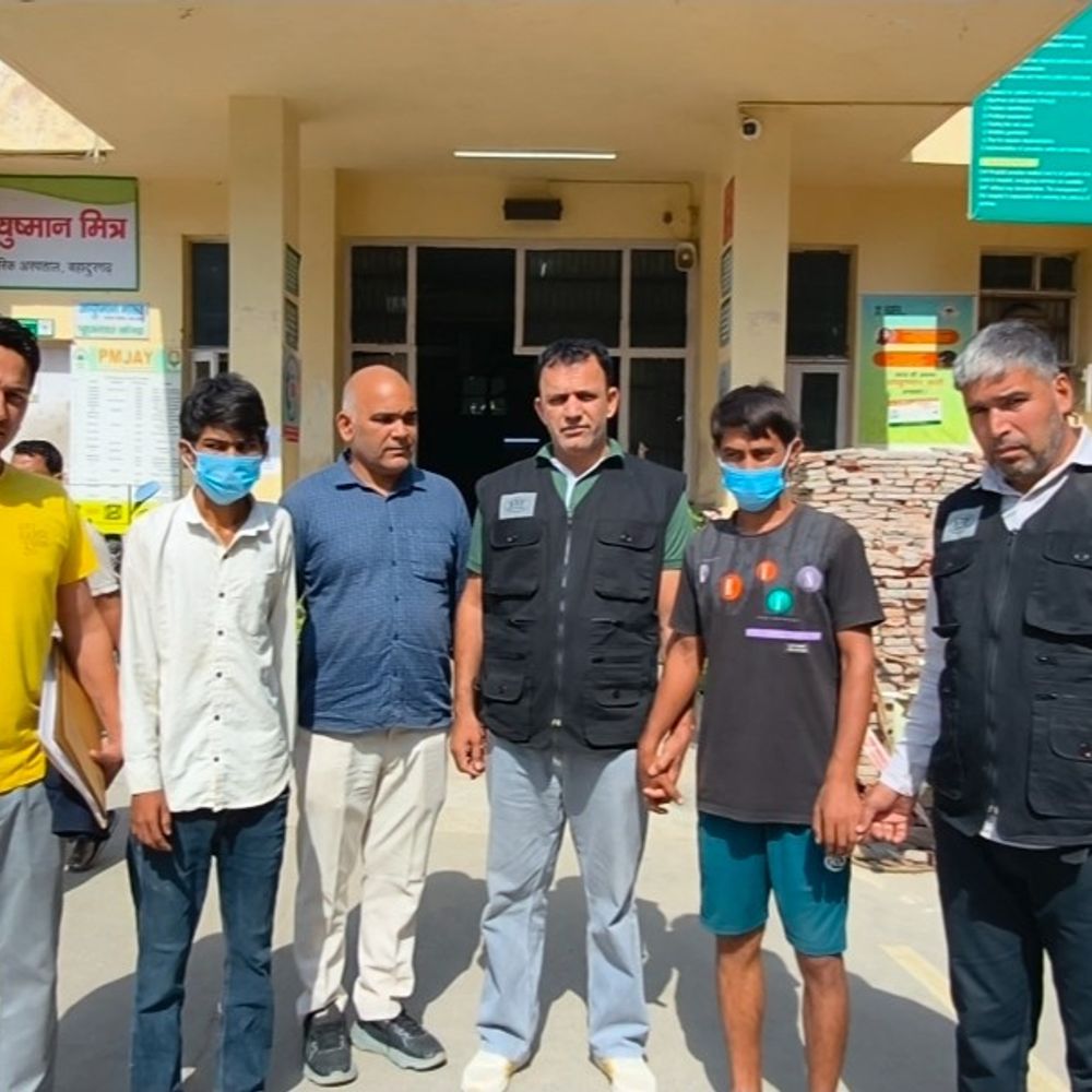 बहादुरगढ़ फ्लाईओवर से कूदा बदमाश, PGI में भर्ती:STF ने गिरोह के 3 बदमाश दबोचे; 2 विदेशी पिस्तौल समेत 3 हथियार और 39 कारतूस बरामद