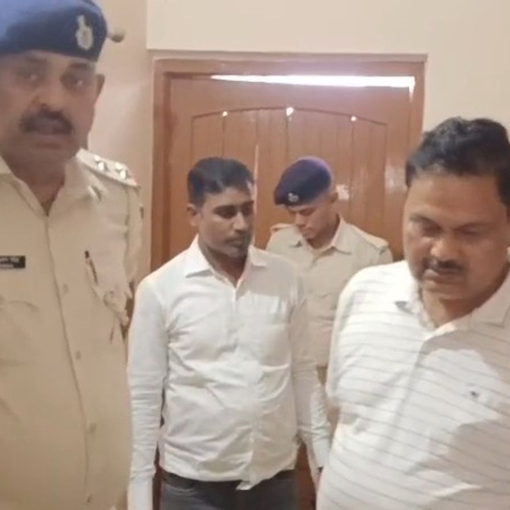 नालंदा में कंपनी के ऑफिस से 35.60 लाख की चोरी:मेन डोर का लॉक तोड़कर चोर अंदर घुसे, कैश-जेवरात ले उड़े; ऑनर परिवार के साथ पटना में थे