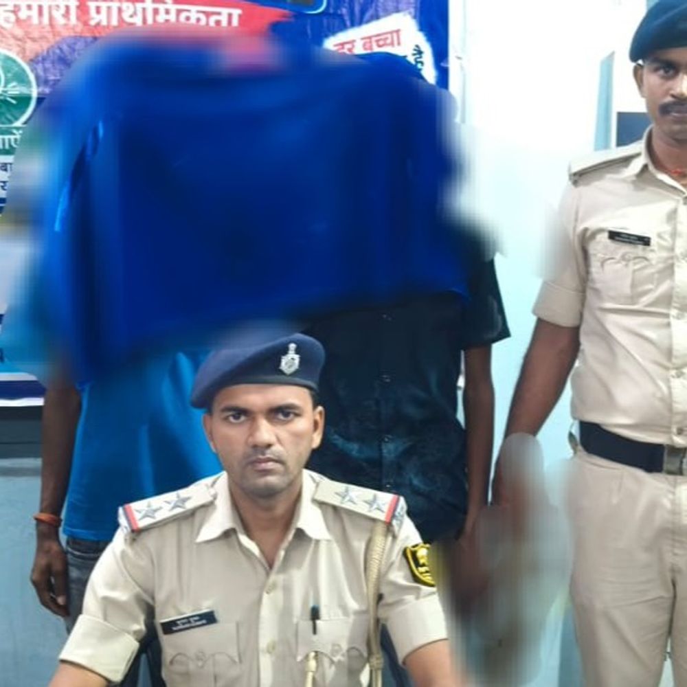 नालंदा में क्रेडिटबी के फर्जी एजेंट बनकर ठगी:साइबर पुलिस ने 2 भाइयों को किया अरेस्ट; 6 मोबाइल और एटीएम बरामद