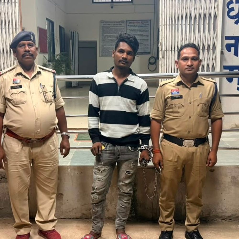 बलरामपुर में दो बाइक चोरी के आरोपी पकड़ाए:पुलिस ने रॉयल एनफील्ड बुलेट और होंडा शाइन बरामद कर जेल भेजा