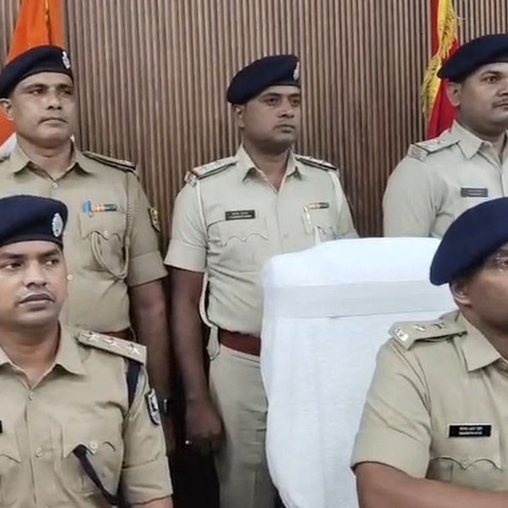सुपौल में अंतरजिला गिरोह के 3 अपराधी अरेस्ट:5 कट्टा, पिस्टल और 17 कारतूस बरामद; पूर्णिया-अररिया के रहने वाले हैं आरोपी