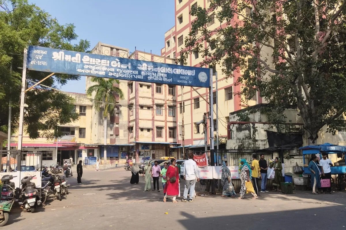 Ahmedabad : शारदाबेन अस्पताल में जर्जर इमारत के चलते उपचार की क्षमता घटी, ऑपरेशन 30 प्रतिशत तक कम