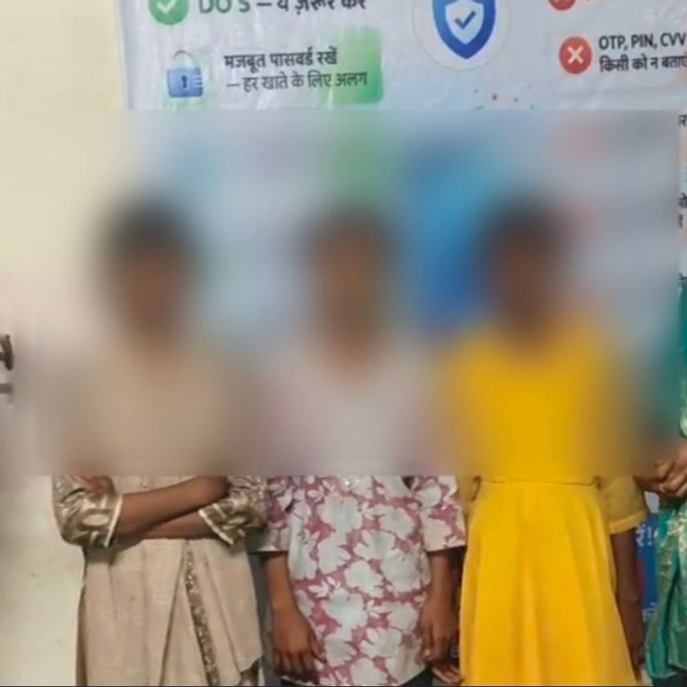 हरियाणा जा रहीं 3 नाबालिग ट्रेन में मिलीं:माता-पिता की डांट से नाराज होकर निकली थीं, गोंडा में तड़के 12:30 बजे आरपीएफ ने तीनों को सुरक्षित उतारा