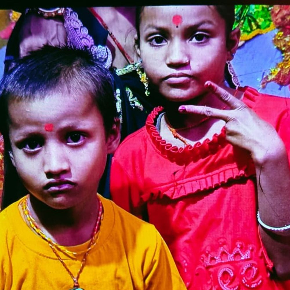 अररिया में पोखर में डूबने से सगे भाई-बहन की मौत:दशहरा मनाने मां के साथ ननिहाल आए थे; कपड़े धोने गई मां को नहीं लगी भनक
