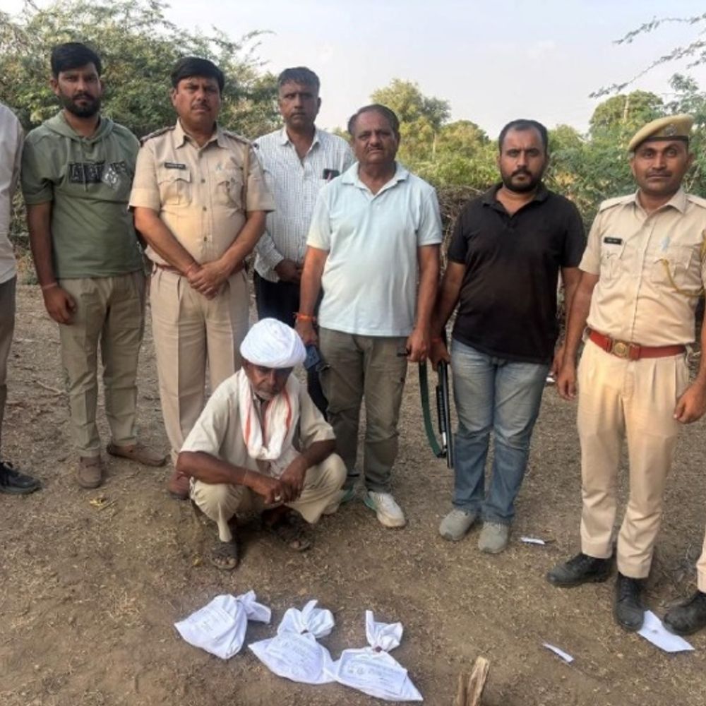 बाड़े में भूसे से 1.302 किलो अफीम का दूध बरामद:रिटायर्ड पालिकाकर्मी गिरफ्तार; ANTF और बाली पुलिस की कार्रवाई