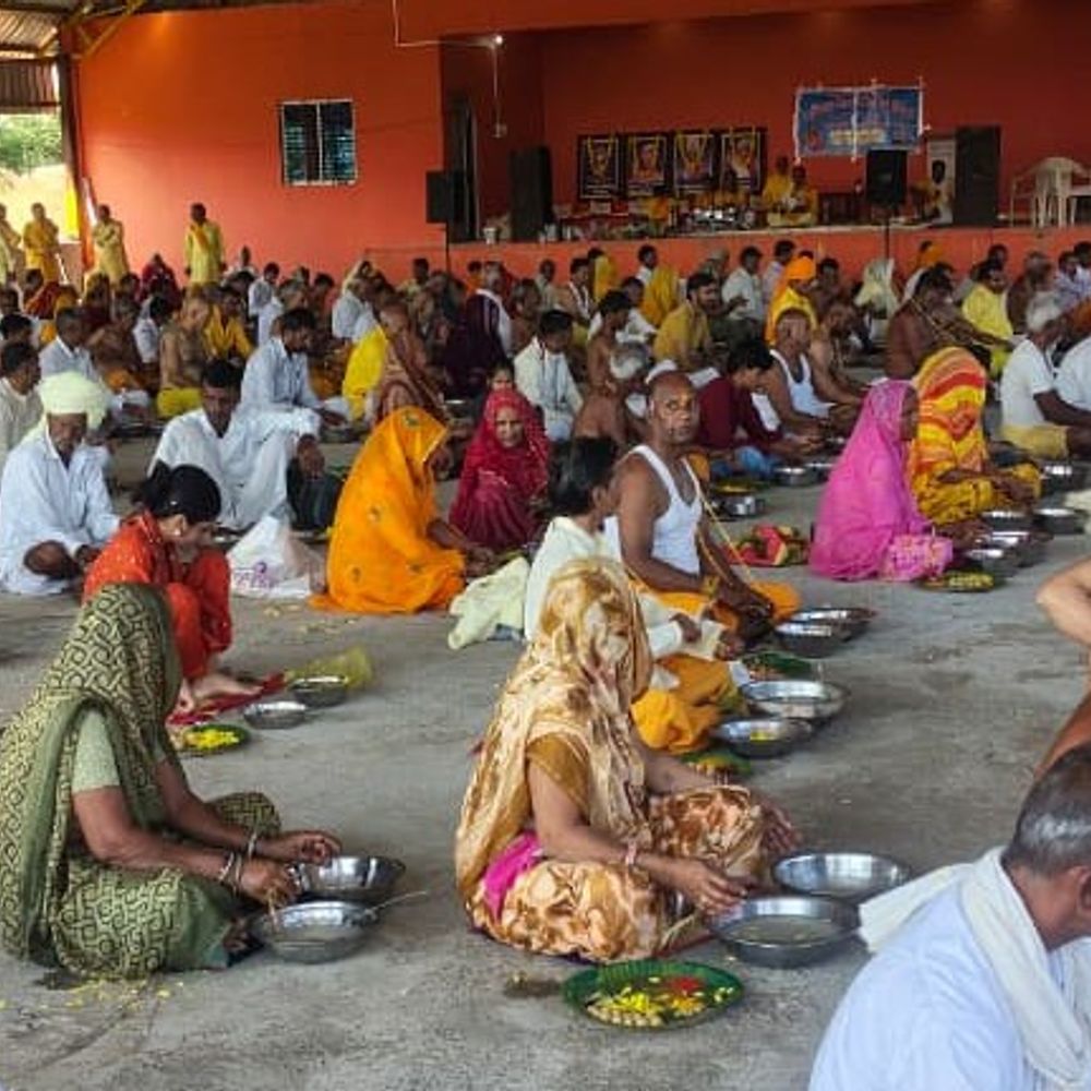 सर्वपितृ मोक्ष अमावस्या पर प्रज्ञा कुंज आमला में सामूहिक तर्पण:गायत्री परिवार ने किया आयोजन, स्वतंत्रता संग्राम सेनानियों को भी किया याद